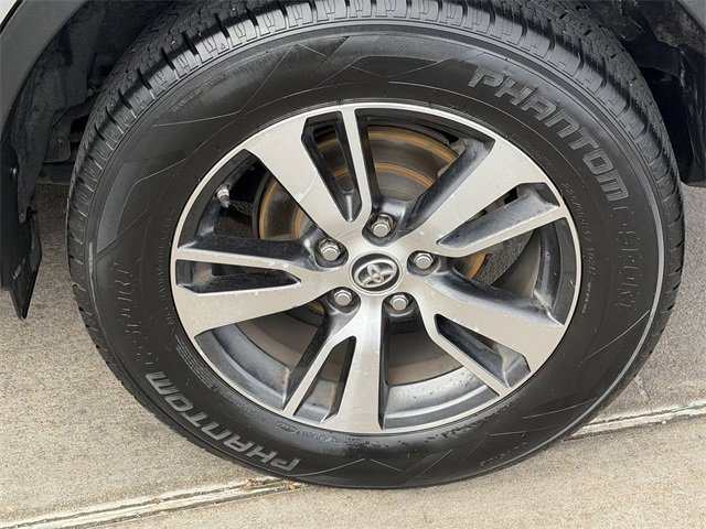 Used 2016 Toyota RAV4 XLE image 8