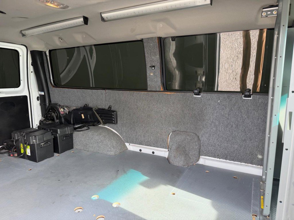 Used 2014 Ford E-250 and Econoline 250 w/ Interior Upgrade Package image 22