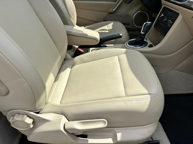 Used 2014 Volkswagen Beetle TDI FWD image 22