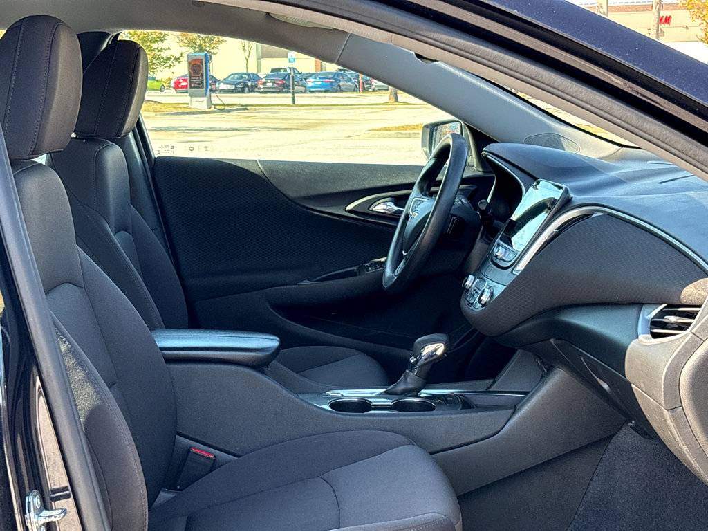 Used 2023 Chevrolet Malibu LT image 9