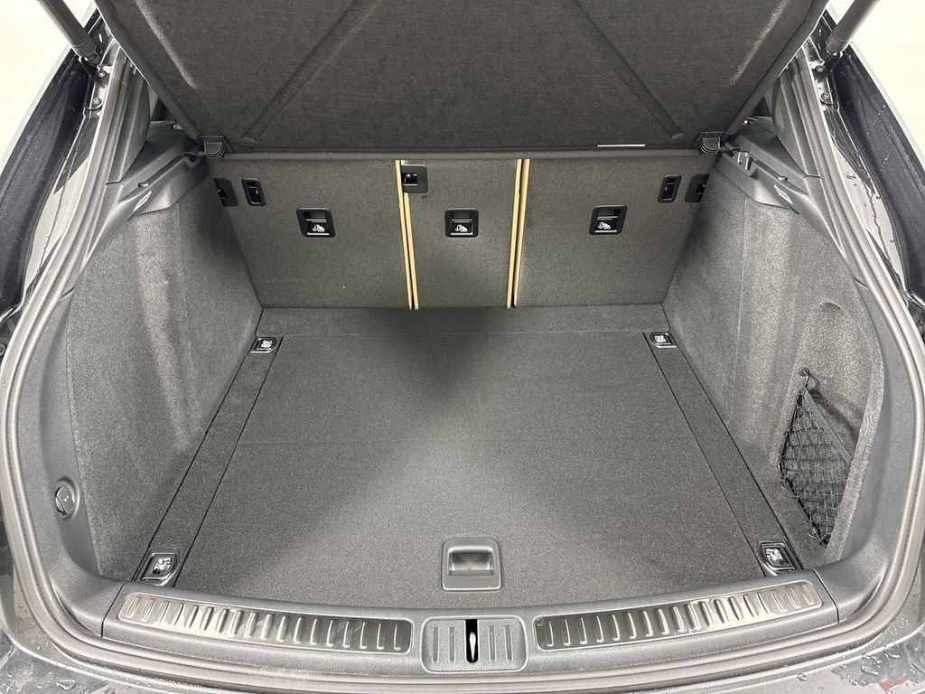 New 2026 Porsche Macan AWD/4WD image 21