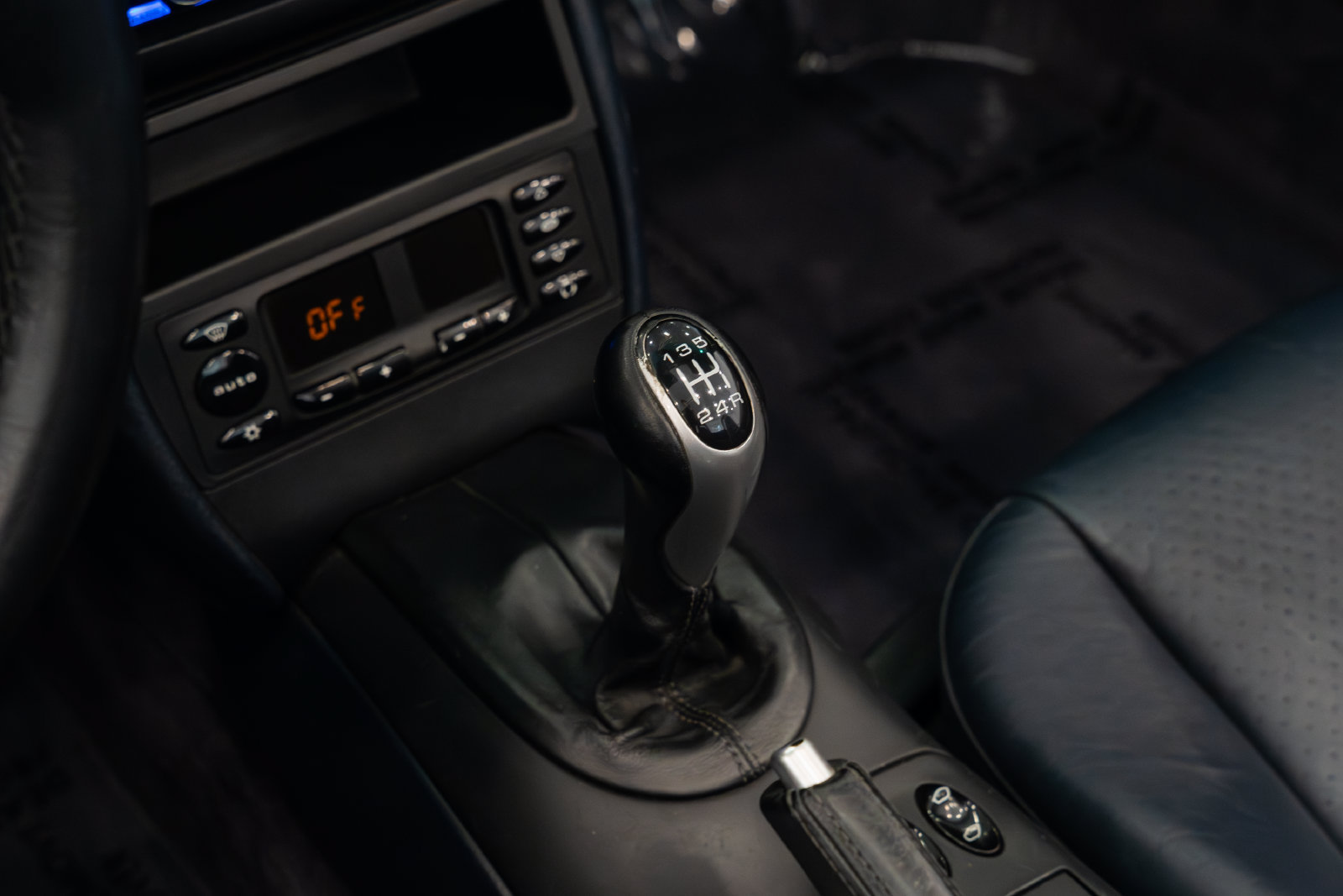 Used 2001 Porsche Boxster RWD image 15