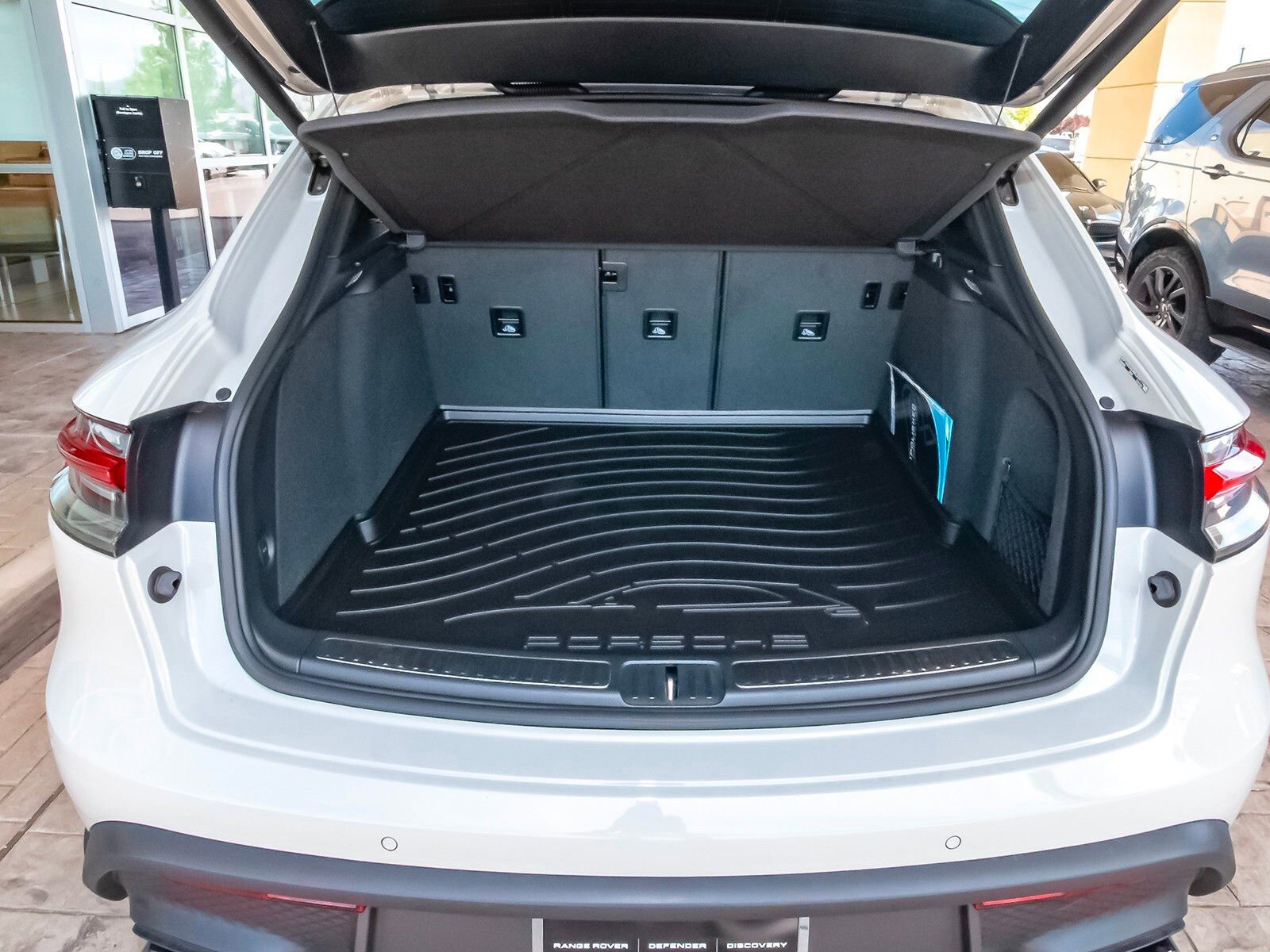 Used 2024 Porsche Macan S image 50