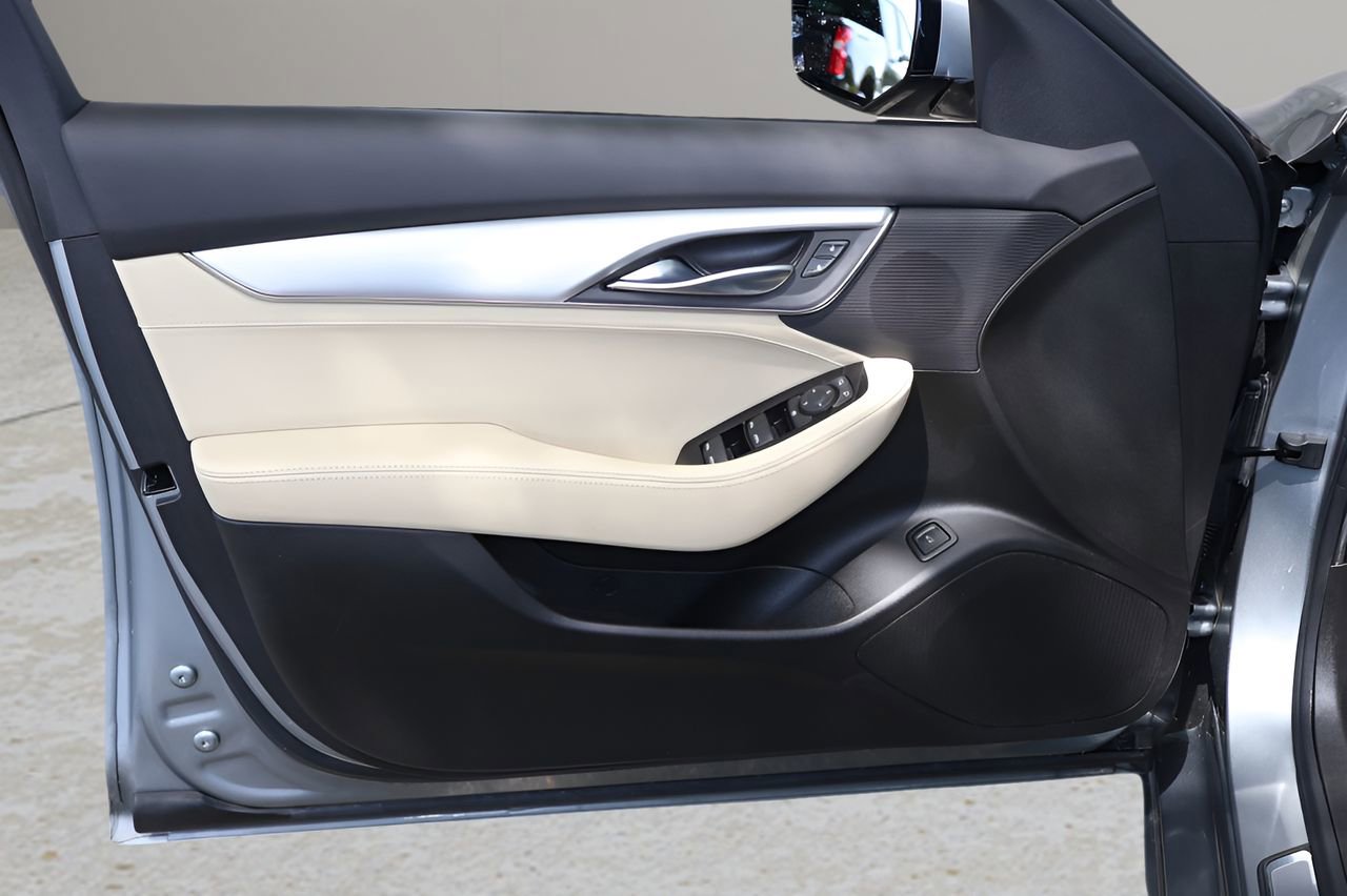 Used 2023 Cadillac CT5 Luxury RWD image 9