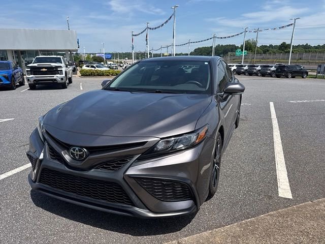 Used 2023 Toyota Camry SE w/ Convenience Package FWD image 3