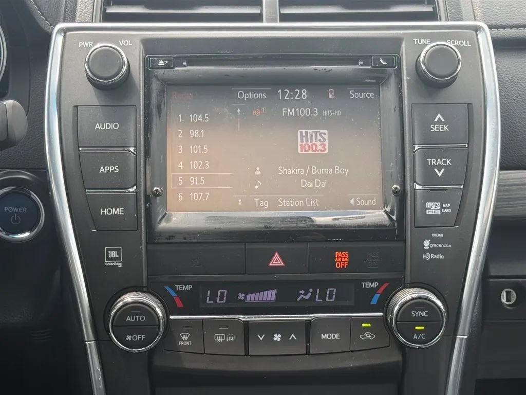 Used 2015 Toyota Camry XLE w/ Moonroof Package FWD image 15