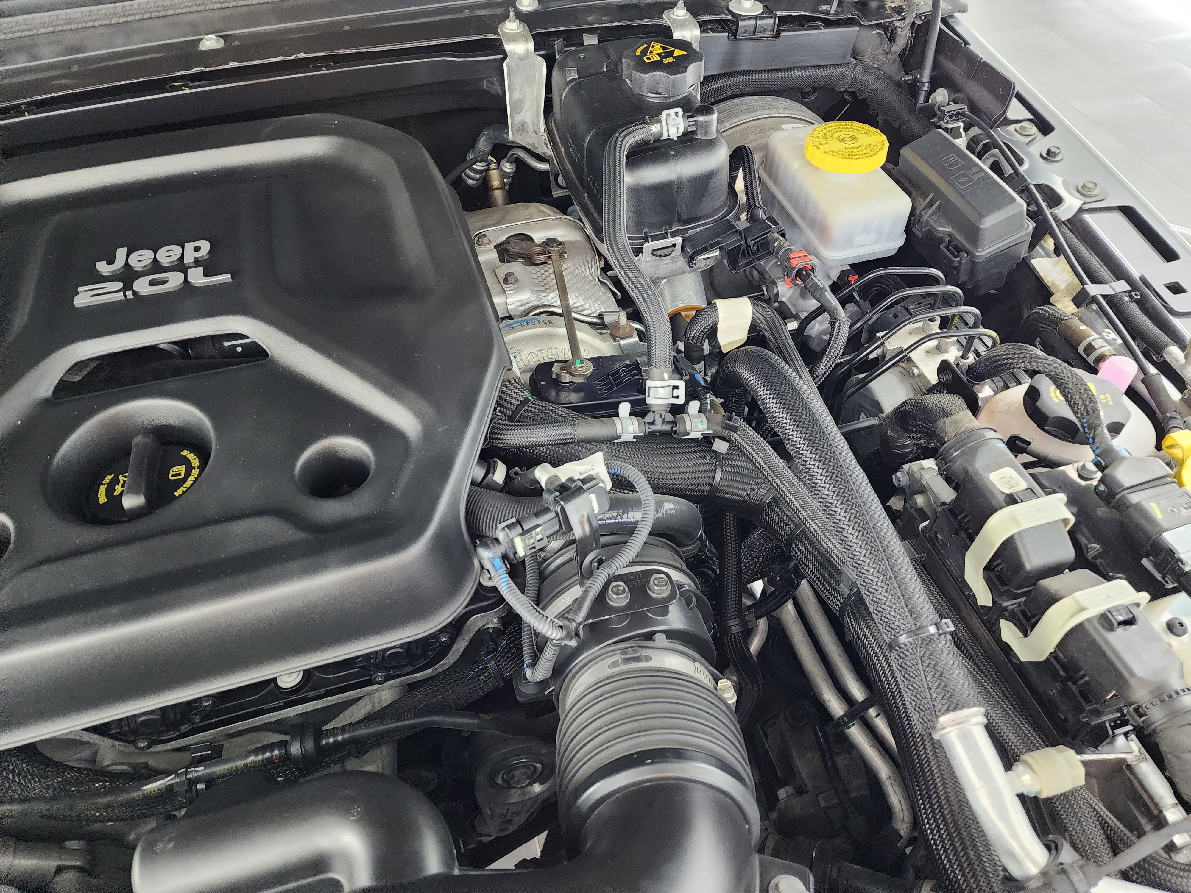 Used 2018 Jeep Wrangler Unlimited Sahara image 16