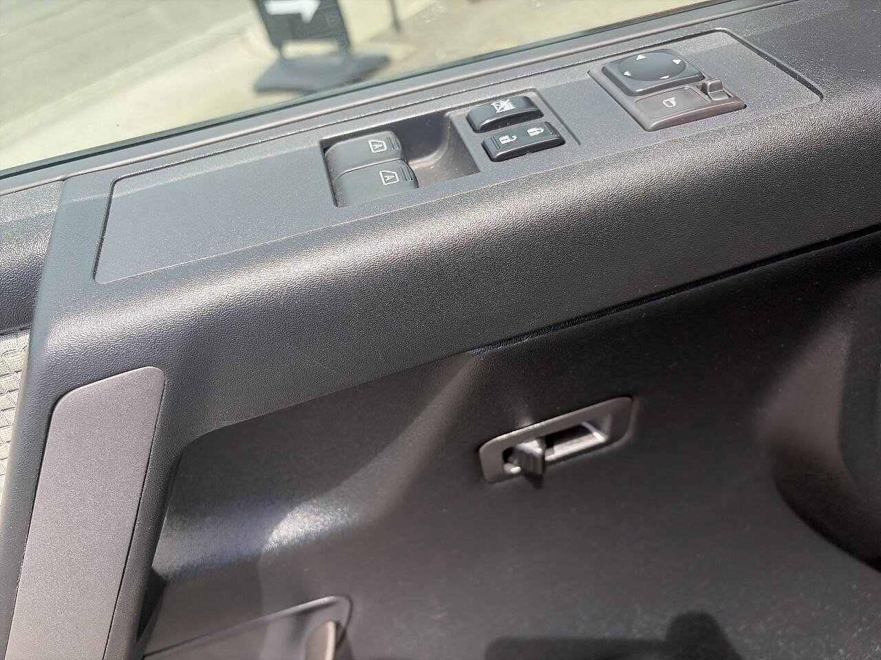 Used 2011 Nissan Titan PRO-4X AWD/4WD image 28