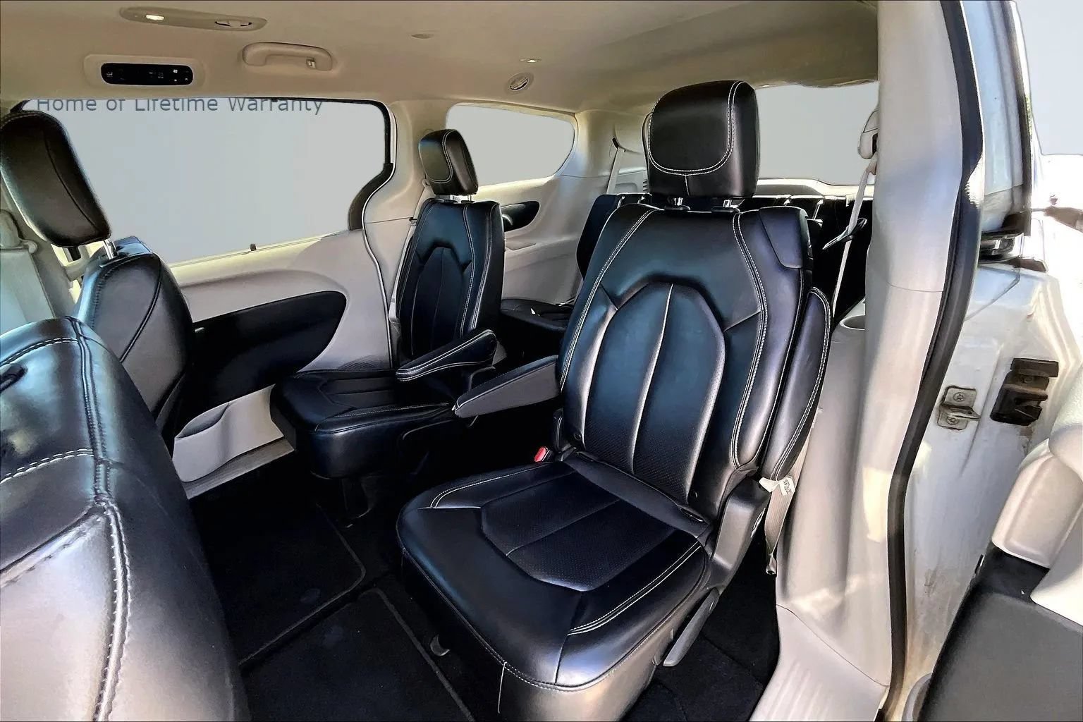 Used 2023 Chrysler Pacifica Touring-L FWD image 21