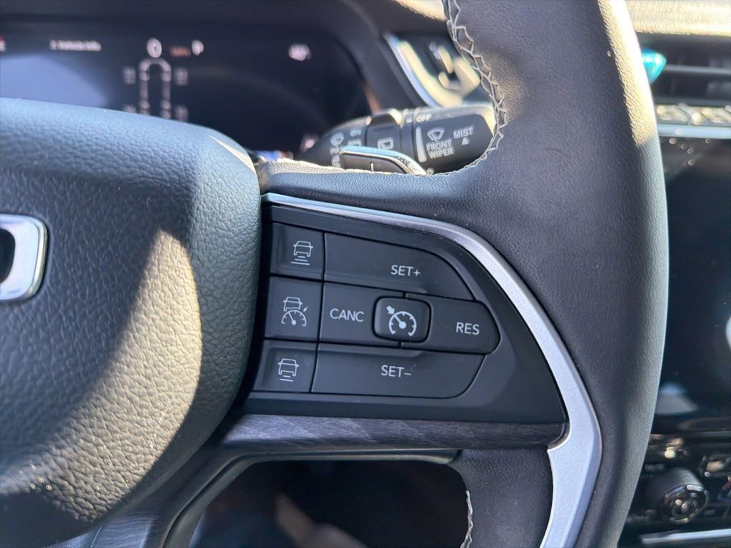 Used 2024 Jeep Grand Cherokee L Limited w/ Luxury Tech Group II image 24