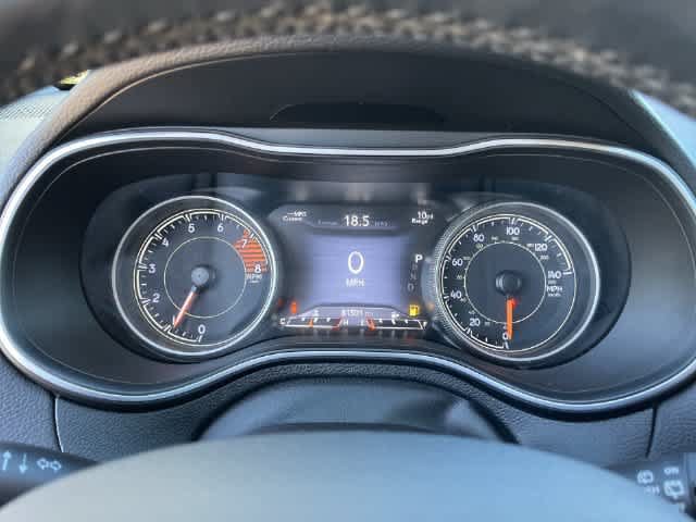 Used 2019 Jeep Cherokee Trailhawk w/ Comfort/Convenience Group AWD/4WD image 30