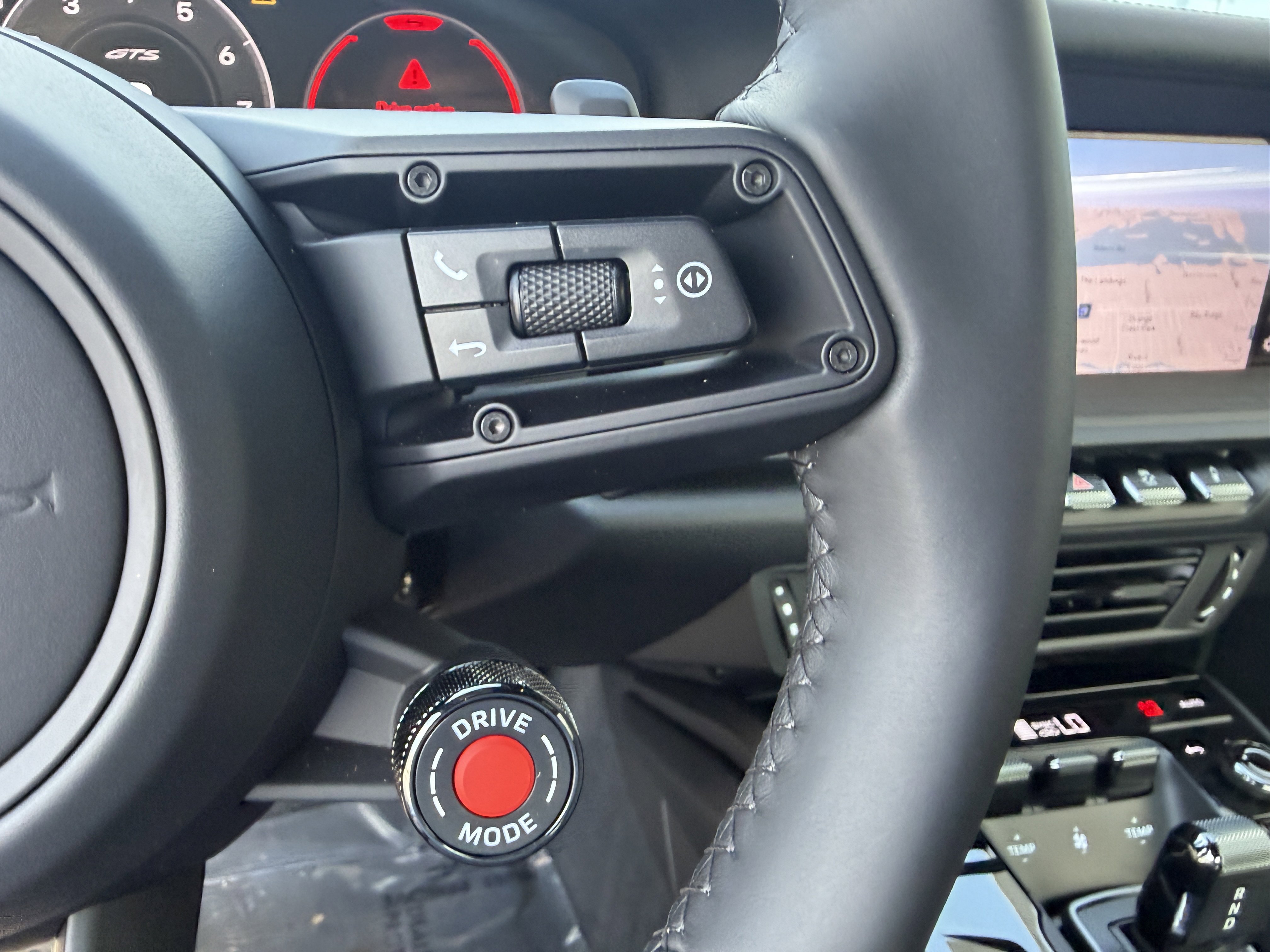 Certified 2026 Porsche 911 Targa 4 GTS AWD/4WD image 31