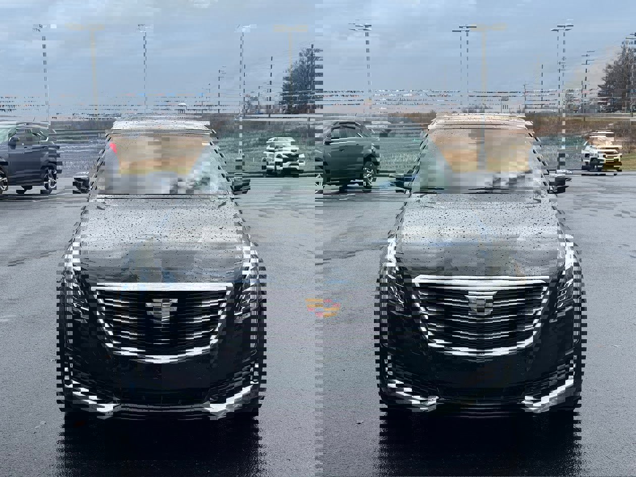 Used 2017 Cadillac CT6 Luxury image 2