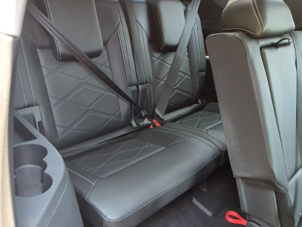 Used 2025 Volkswagen Atlas SE FWD image 29