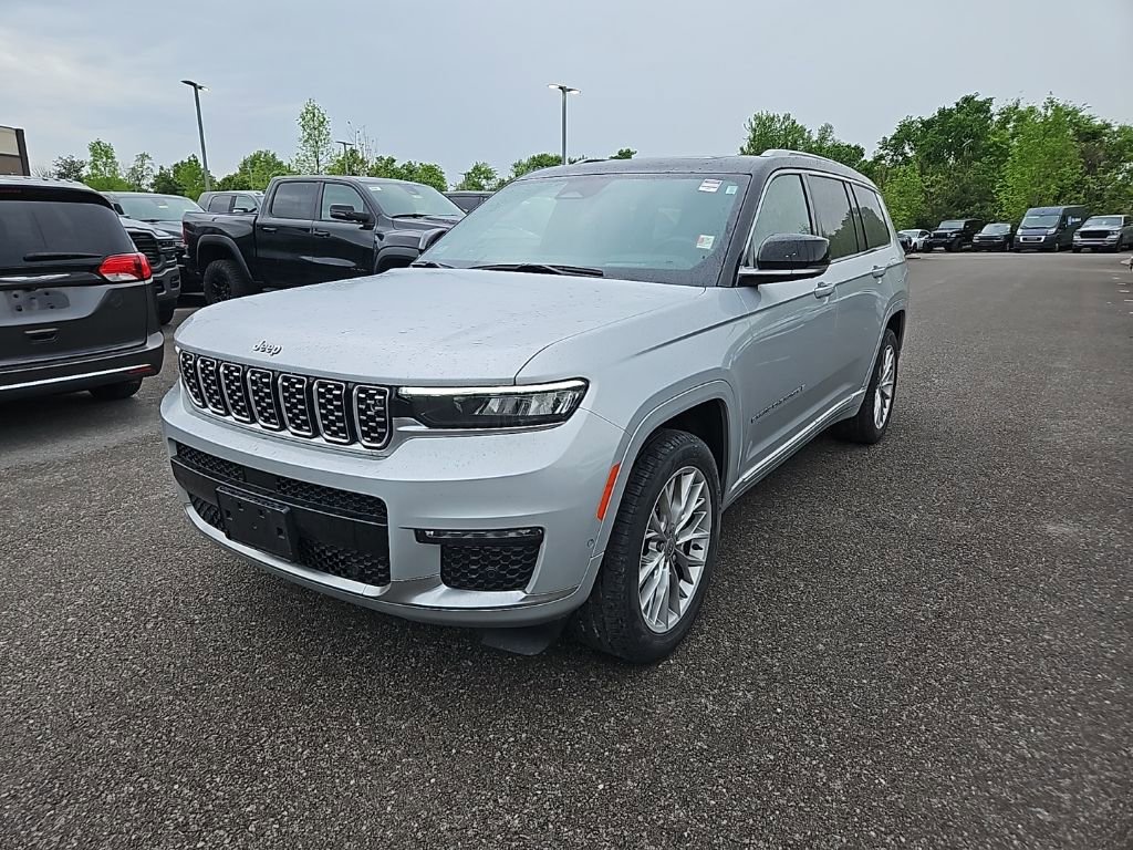 Used 2023 Jeep Grand Cherokee L Summit w/ Advanced Protech Group IV image 3