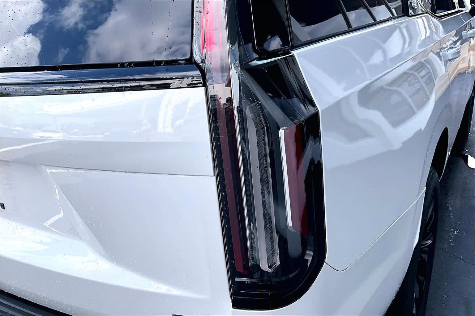 Used 2024 Cadillac Escalade Sport w/ LPO, ONYX Package AWD/4WD image 27