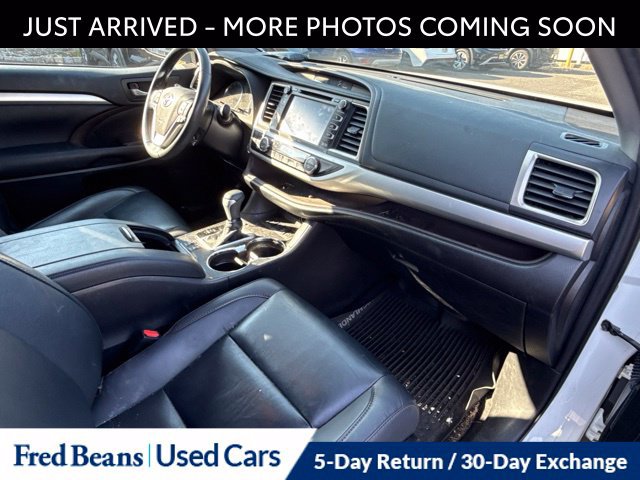 Used 2019 Toyota Highlander XLE AWD/4WD image 14