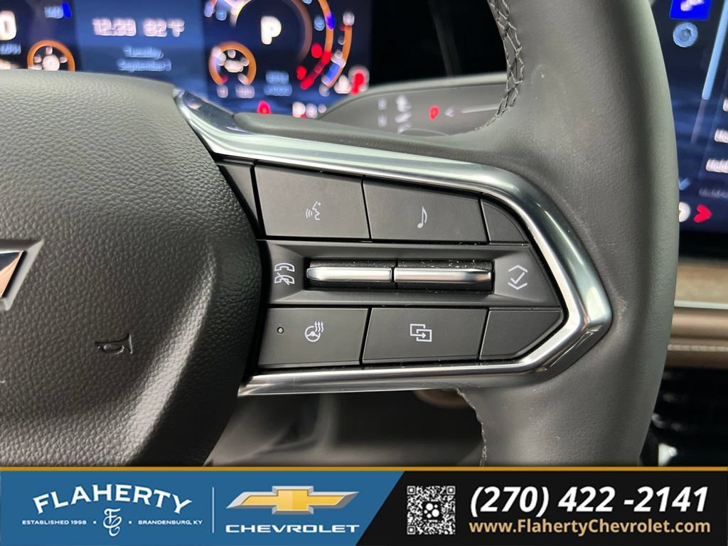 Used 2025 Chevrolet Suburban High Country AWD/4WD image 27