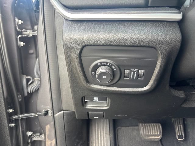 Used 2023 Jeep Grand Cherokee L Limited w/ Trailer Tow Group (B) AWD/4WD image 34
