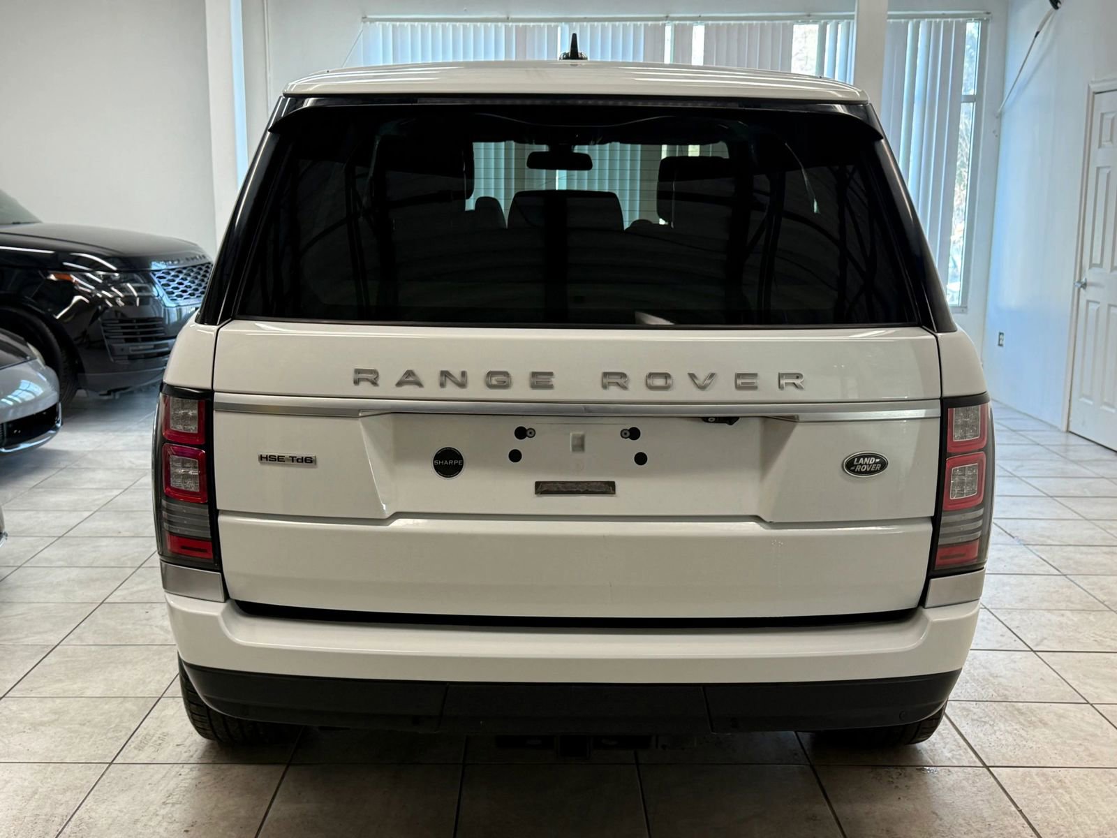 Used 2016 Land Rover Range Rover HSE image 8
