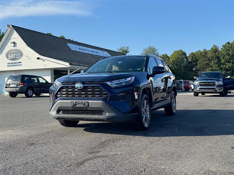 Used 2022 Toyota RAV4 XLE image 2