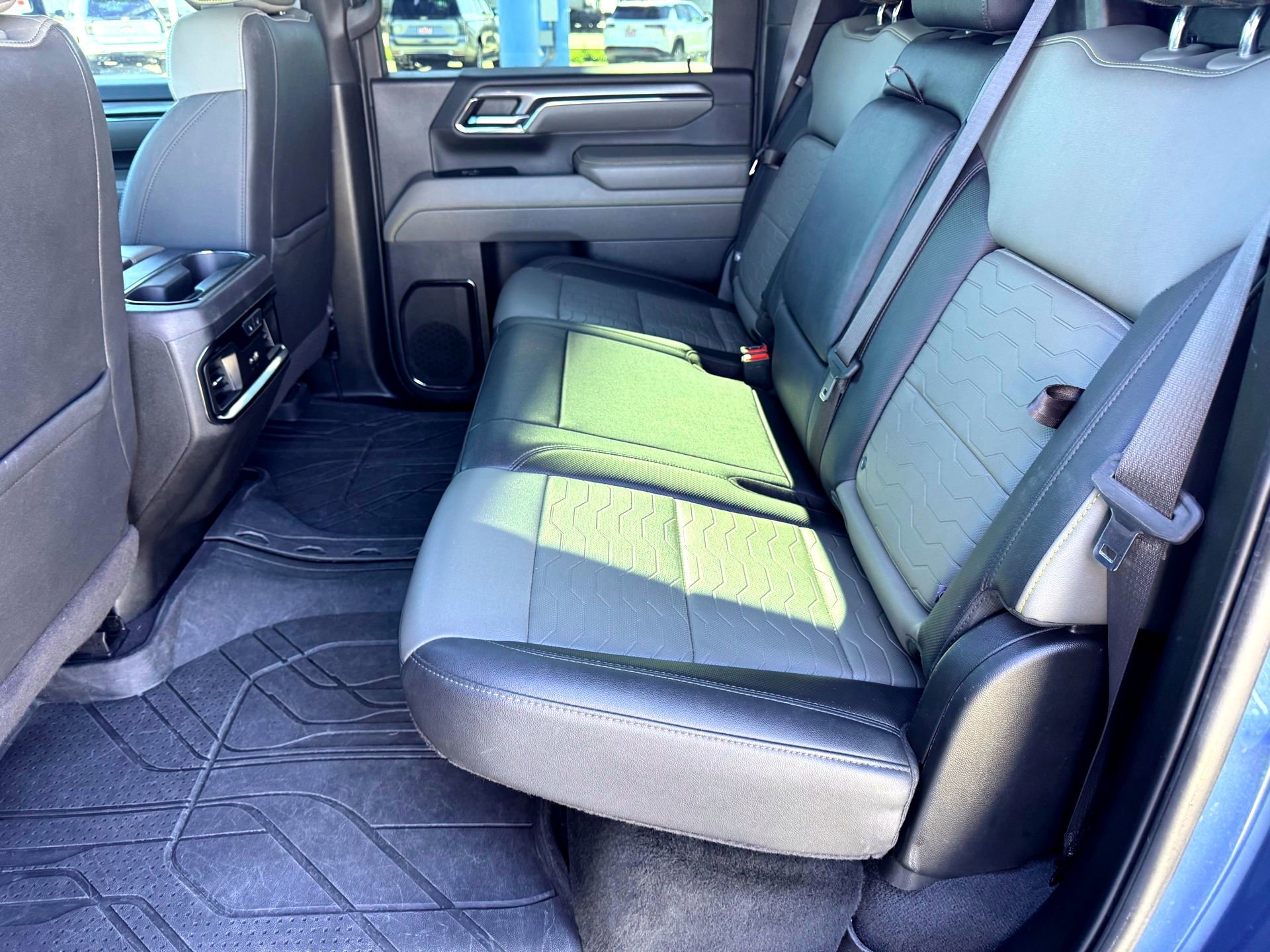 Used 2024 Chevrolet Silverado 2500 ZR2 w/ Technology Package image 23