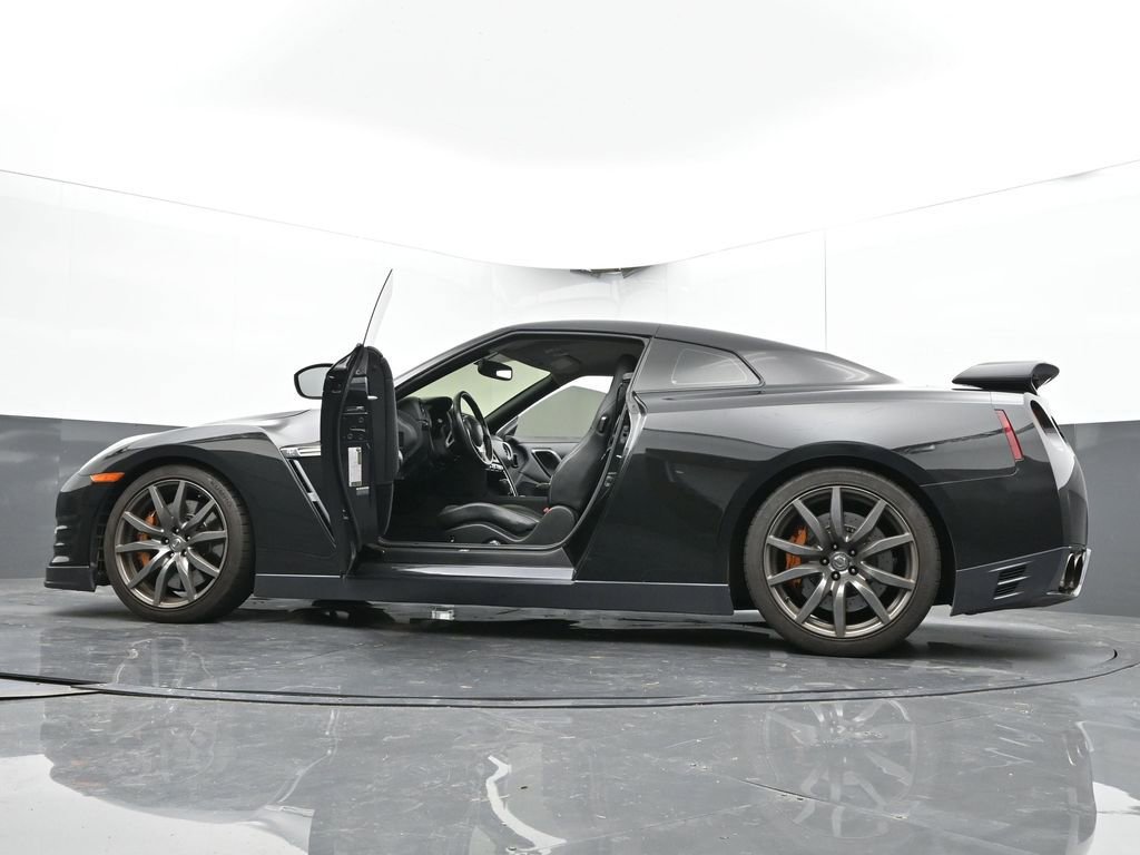 Used 2014 Nissan GT-R Premium image 66