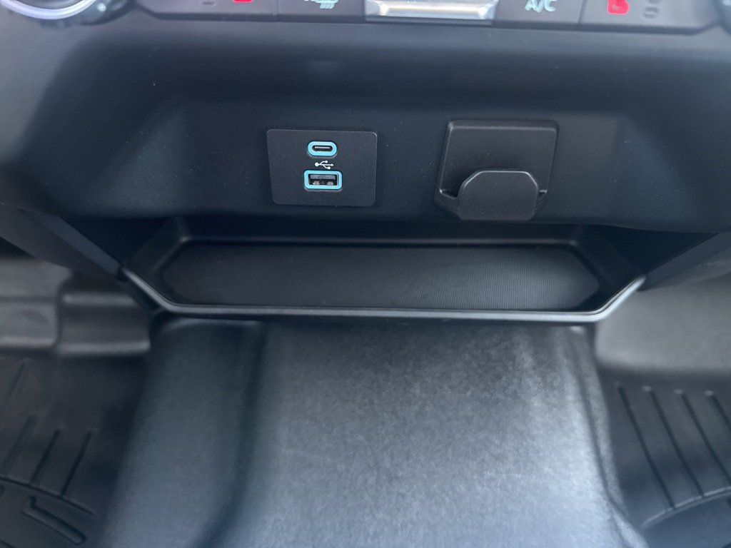 Used 2022 Ford F150 XLT w/ Equipment Group 302A High image 39