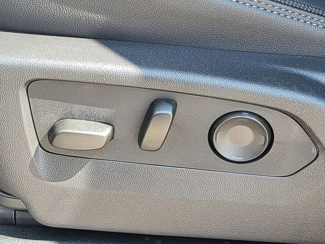 New 2025 Chevrolet Suburban High Country image 39