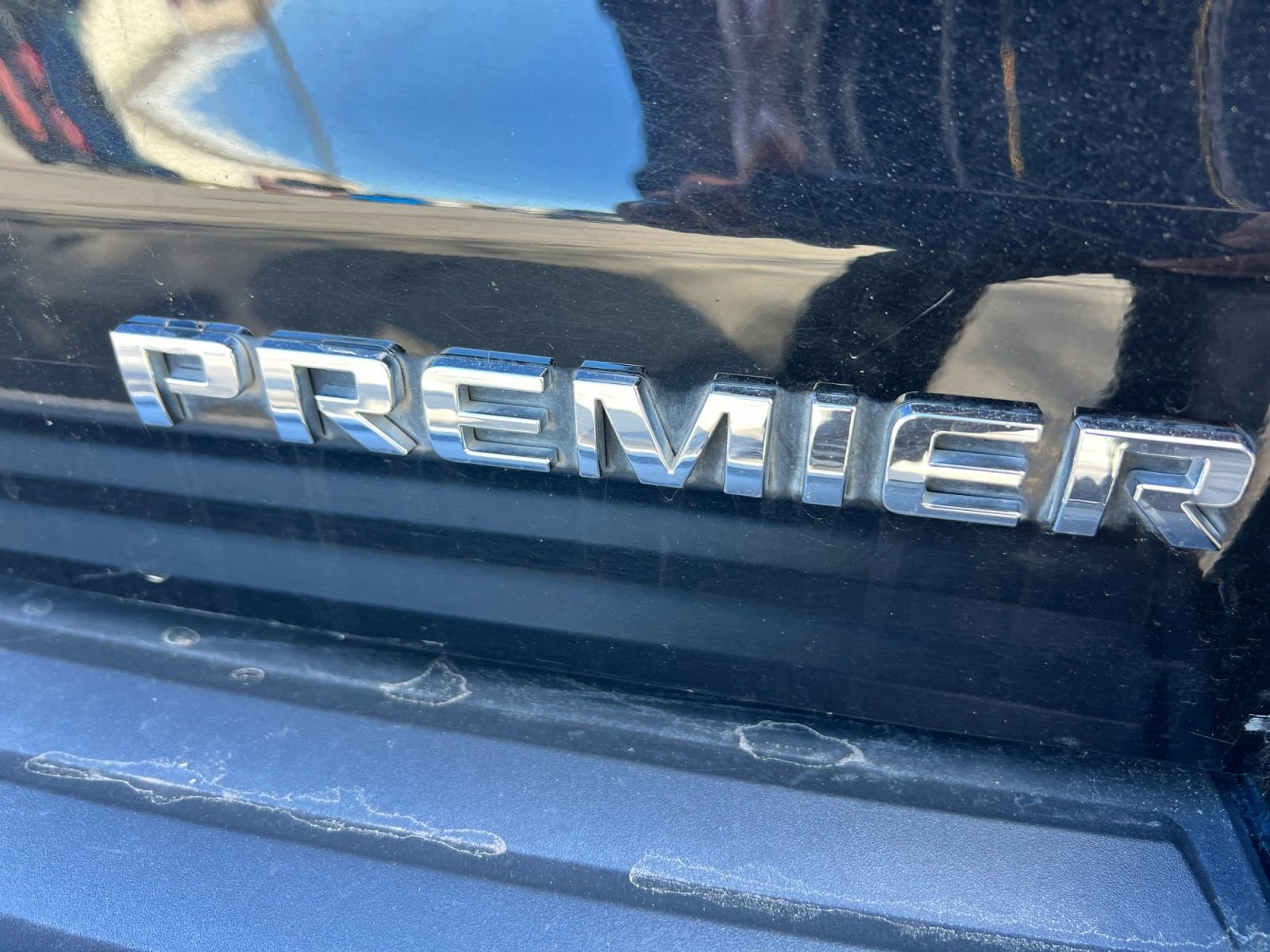 Used 2020 Chevrolet Suburban Premier image 37