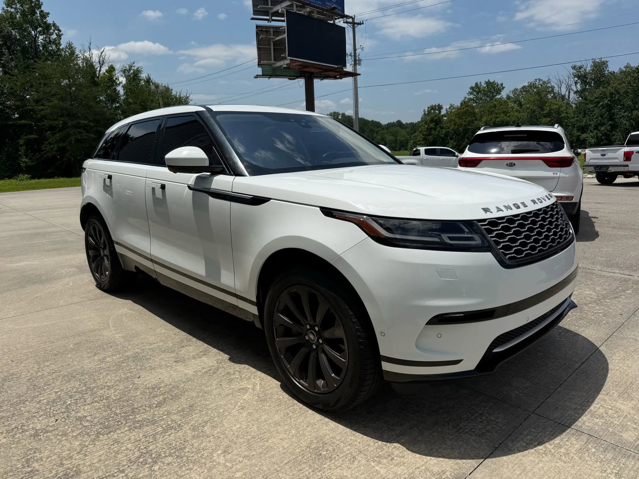 Used 2020 Land Rover Range Rover Velar S image 34
