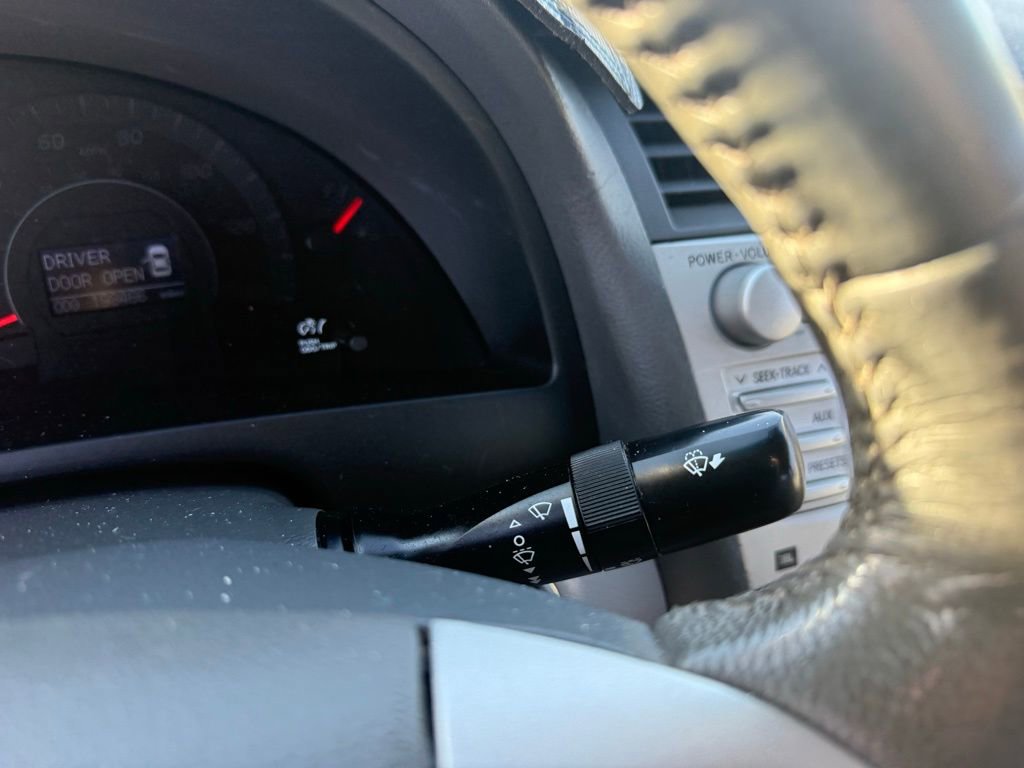 Used 2010 Toyota Camry image 31