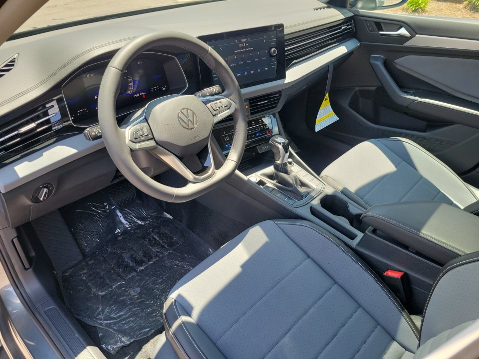 New 2026 Volkswagen Jetta SE FWD image 30