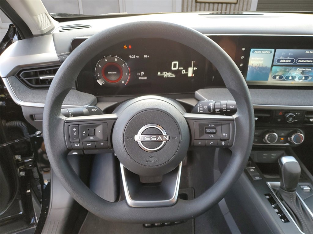 Used 2025 Nissan Kicks SV image 17