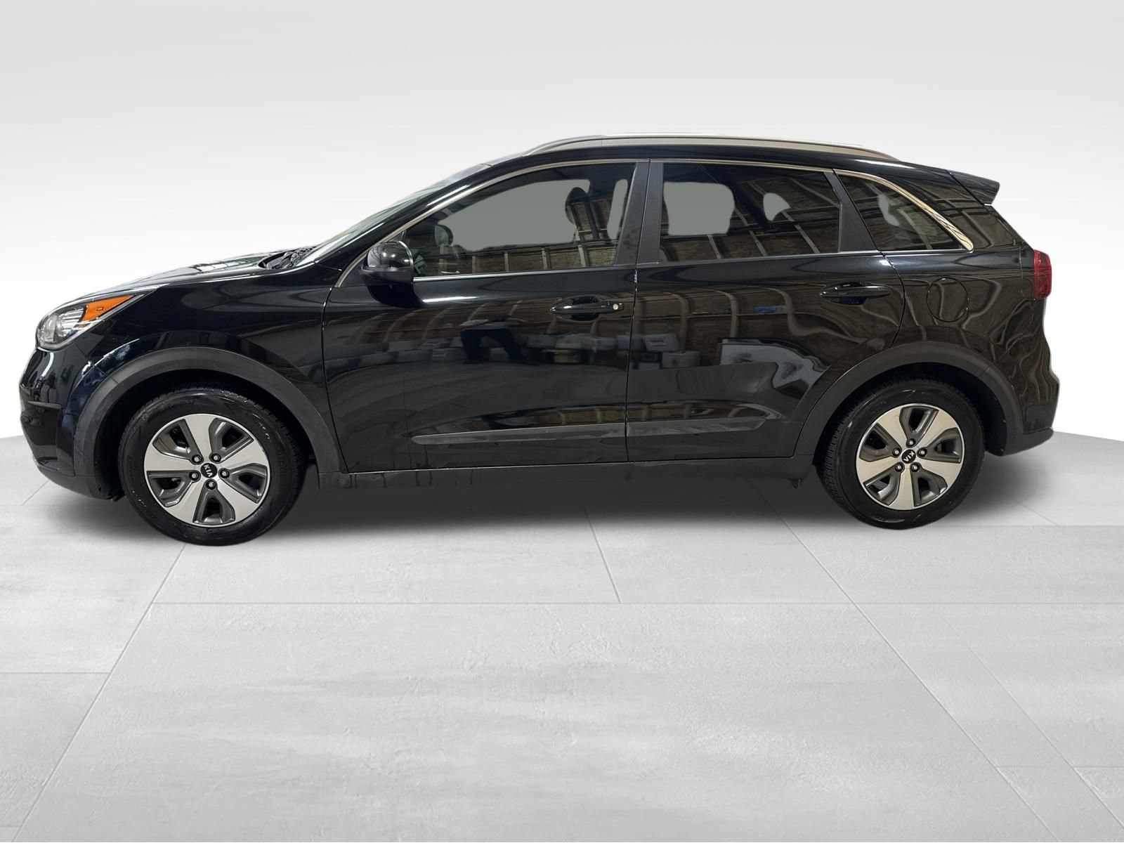 Used 2019 Kia Niro LX FWD image 8