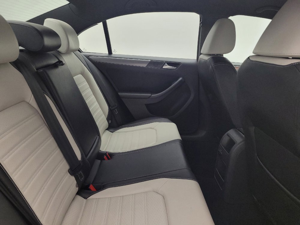 Used 2016 Volkswagen Jetta Sport FWD image 19