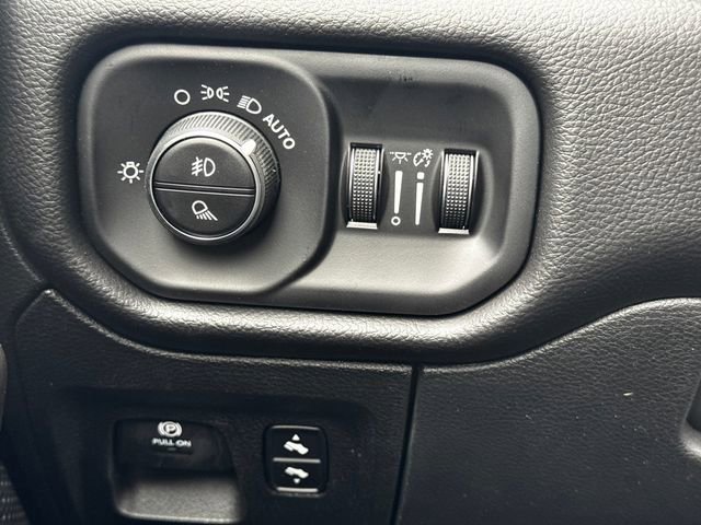 New 2026 RAM 1500 4x4 Crew Cab image 23