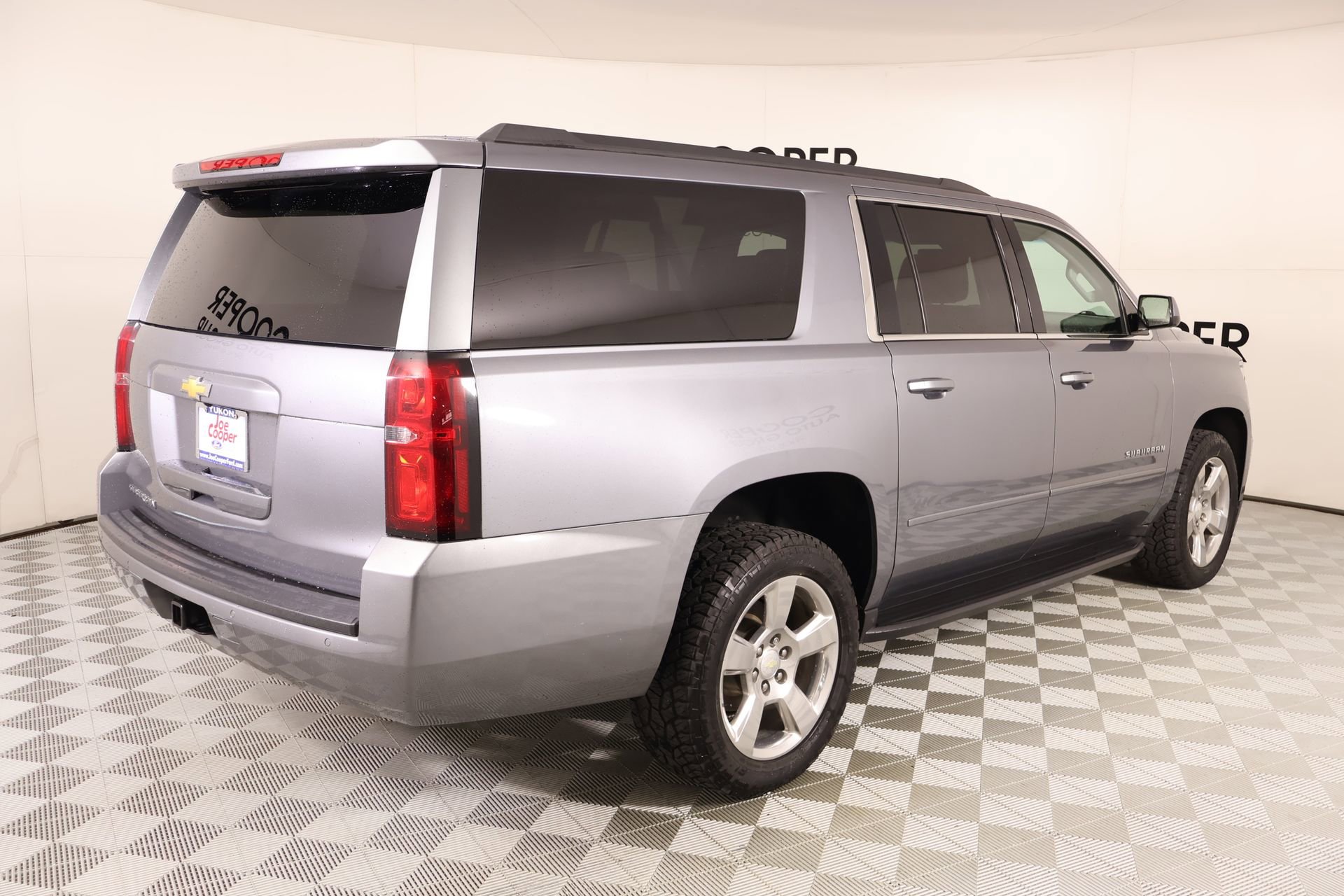Used 2018 Chevrolet Suburban LS w/ Enhanced Driver Alert Package AWD/4WD image 20