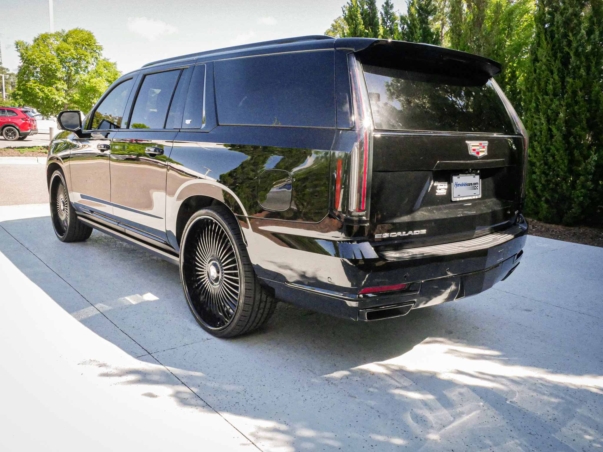 Used 2025 Cadillac Escalade ESV Sport w/ Touring Package AWD/4WD image 8