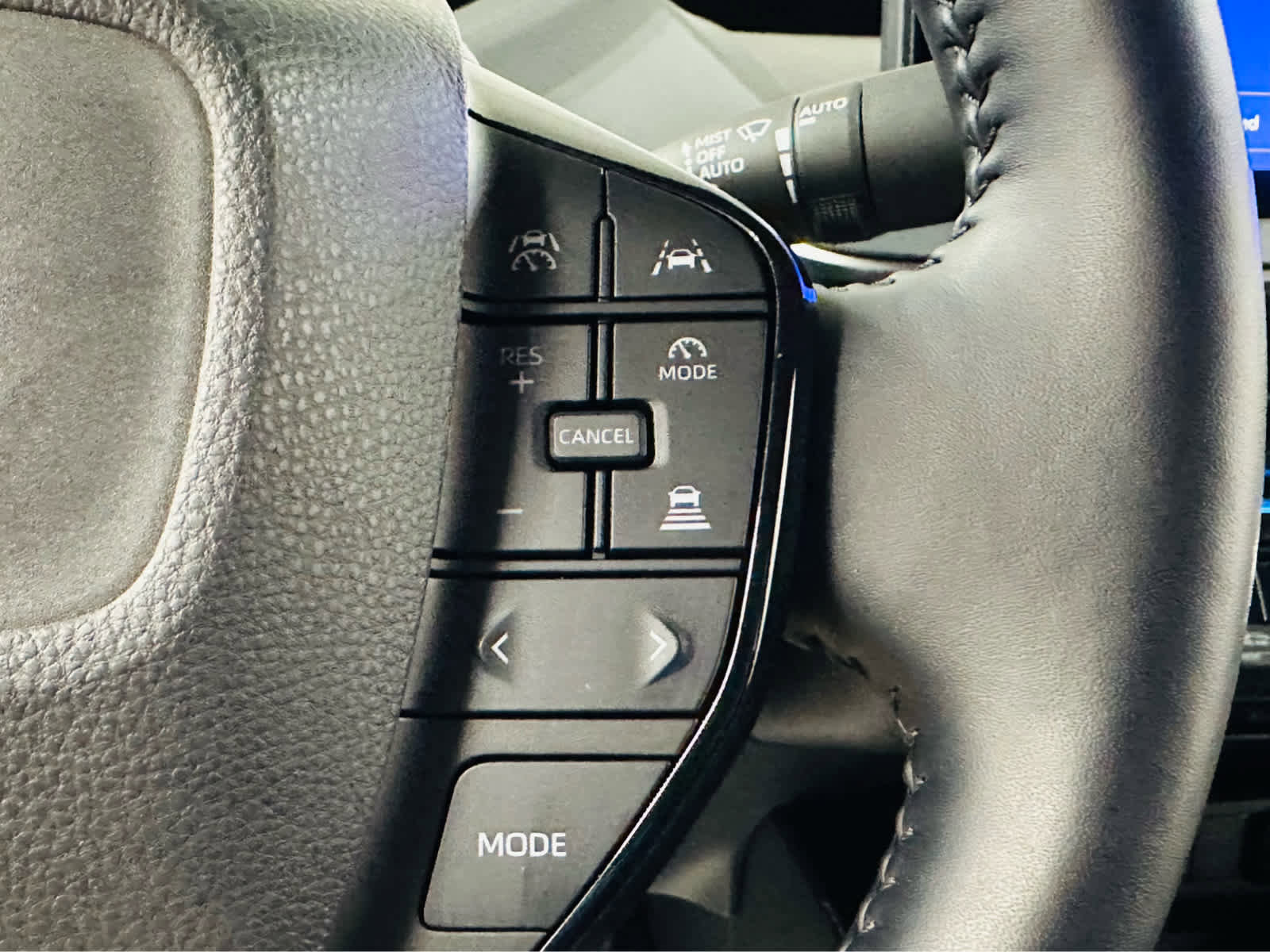 Used 2024 Toyota Prius Limited image 15