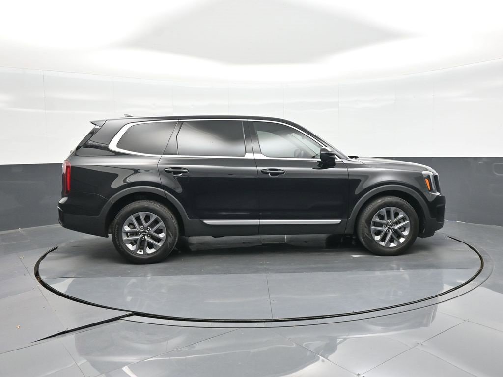 Used 2023 Kia Telluride LX image 18
