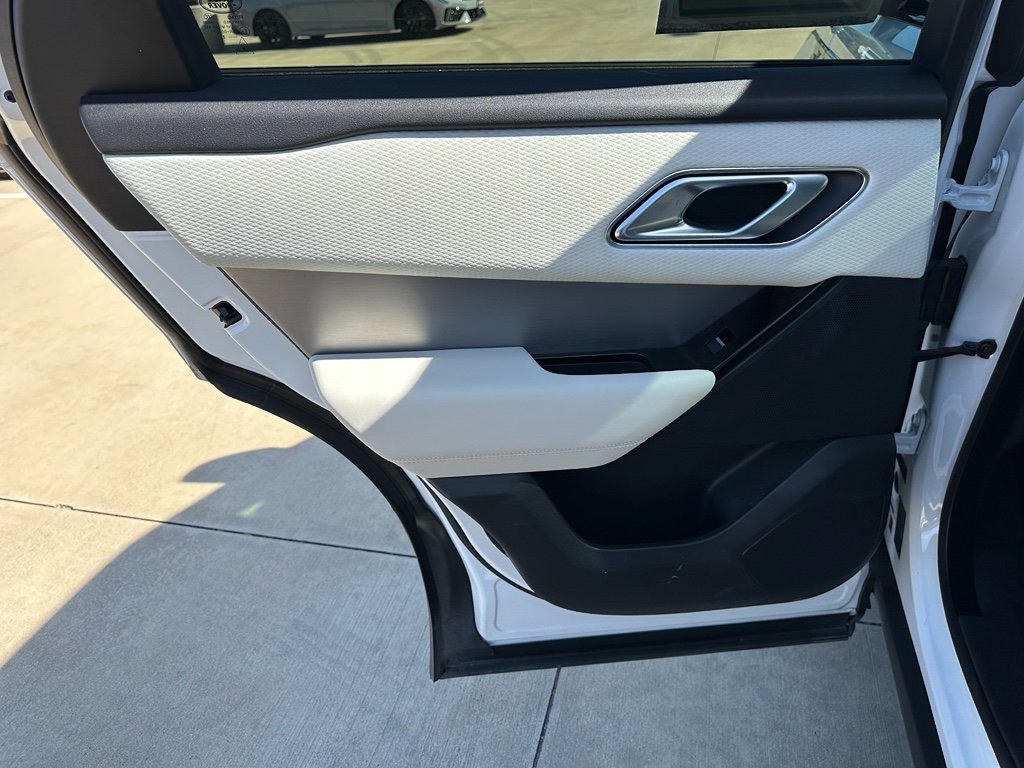 Used 2023 Land Rover Range Rover Velar R-Dynamic S image 23