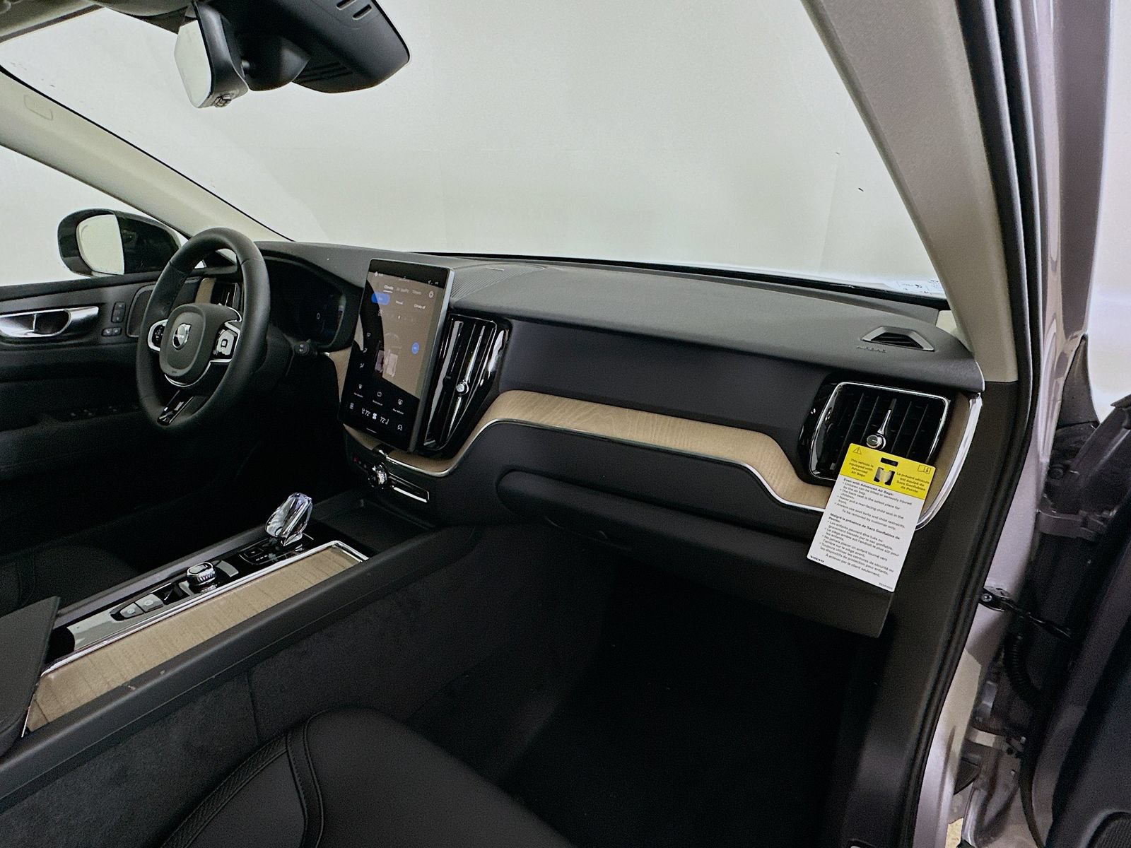 New 2026 Volvo XC60 B5 Plus w/ Protection Package Premier AWD/4WD image 48