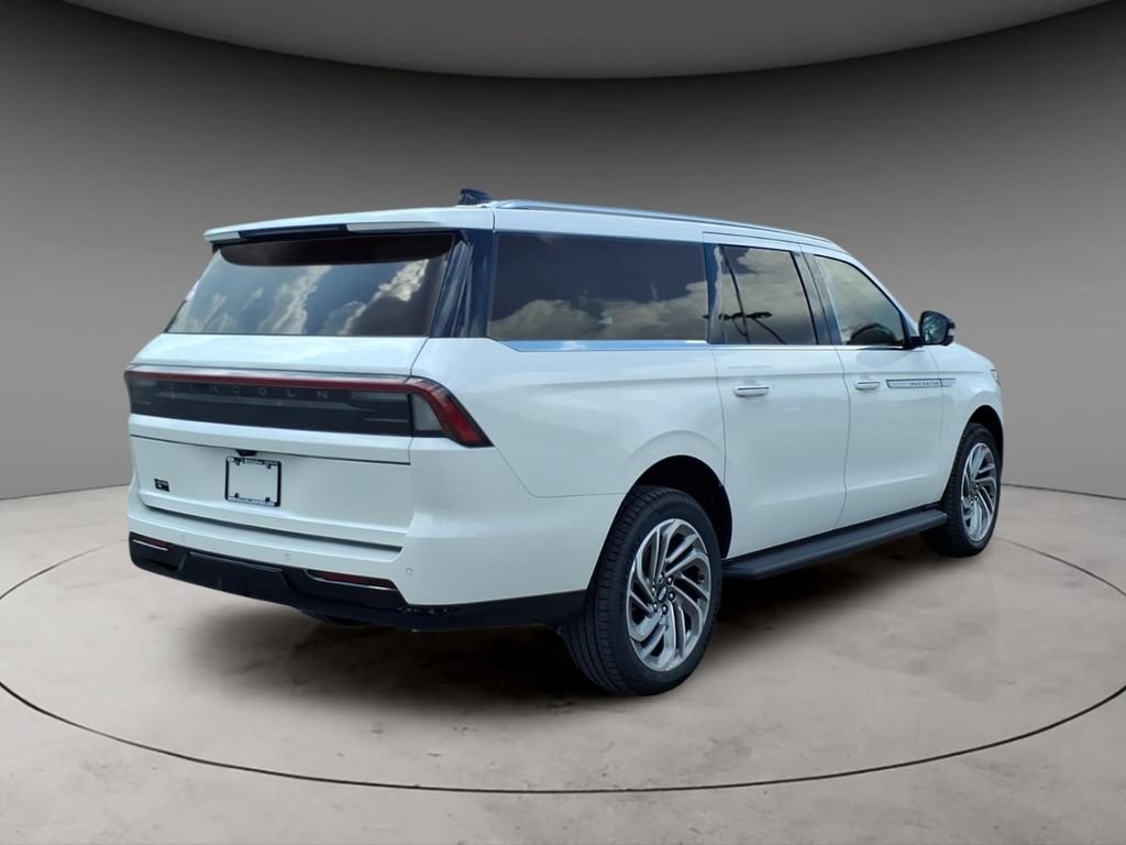 New 2027 Lincoln Navigator L Premier AWD/4WD image 9