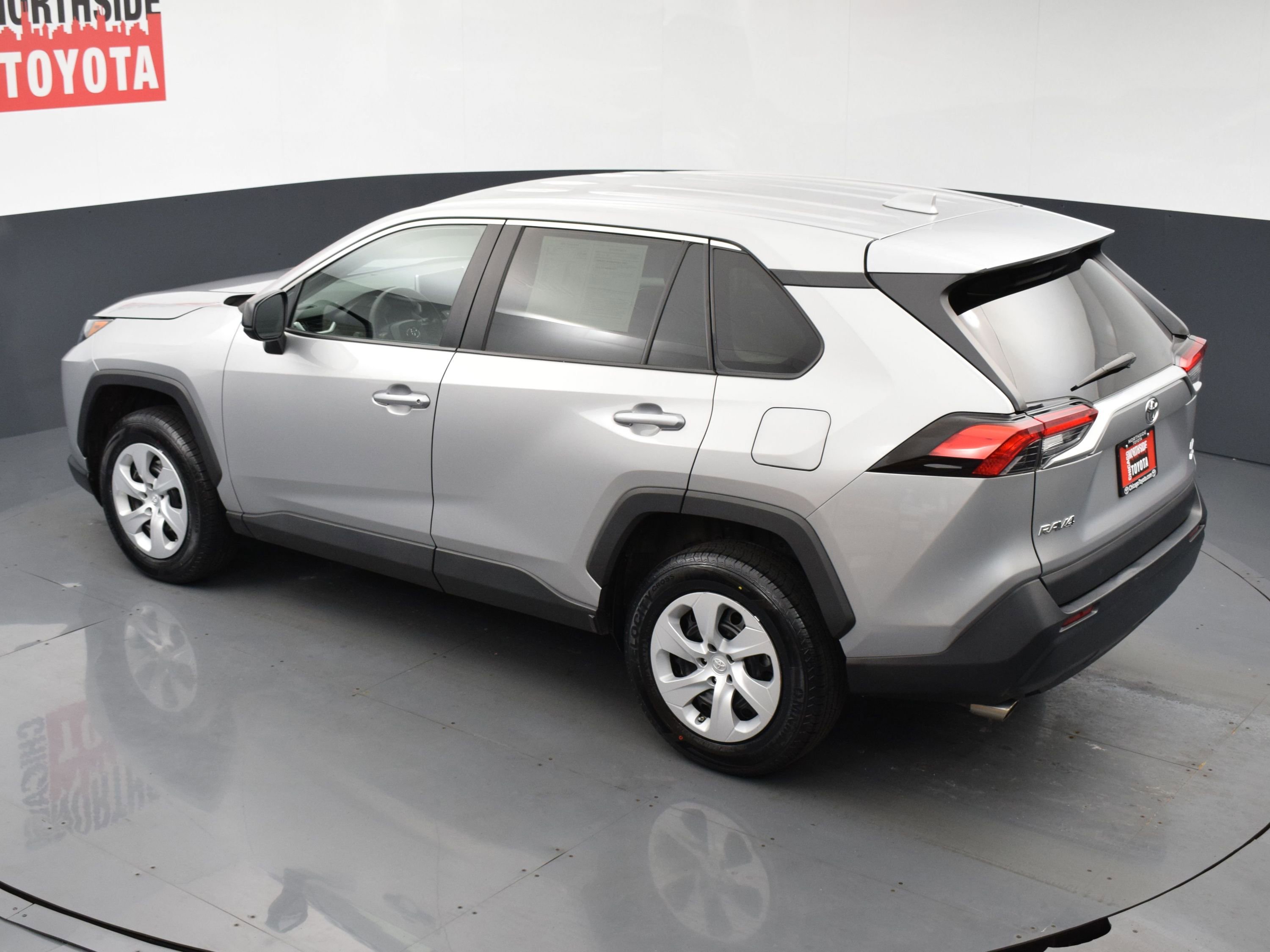 Used 2024 Toyota RAV4 LE AWD/4WD image 18