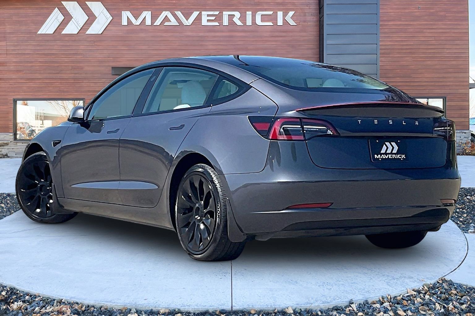 Used 2023 Tesla Model 3 Standard Range RWD image 4