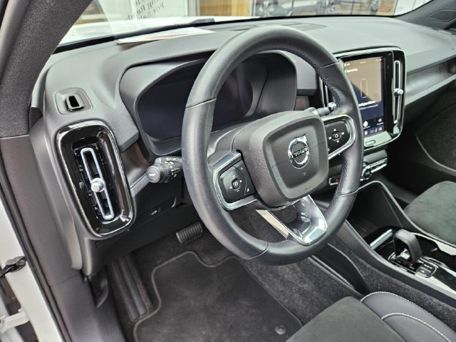Certified 2023 Volvo C40 P8 Recharge Ultimate AWD/4WD image 19