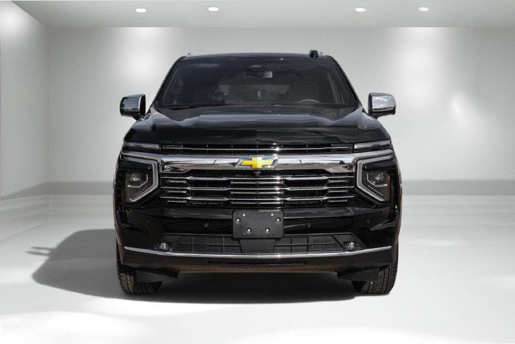 Used 2026 Chevrolet Suburban Premier RWD image 2