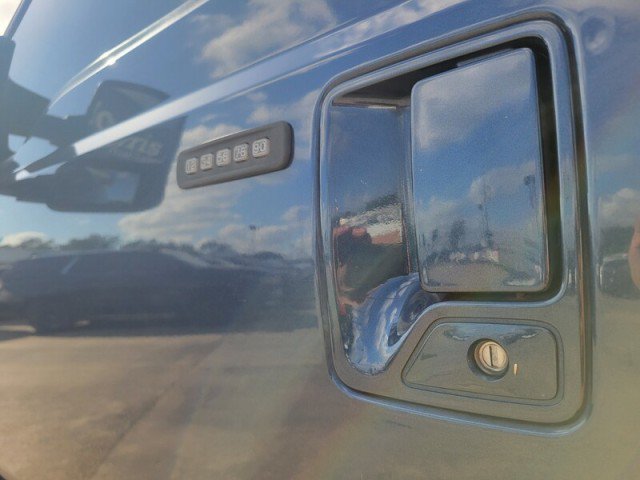 Used 2016 Ford F250 Lariat w/ Lariat Ultimate Package AWD/4WD image 8