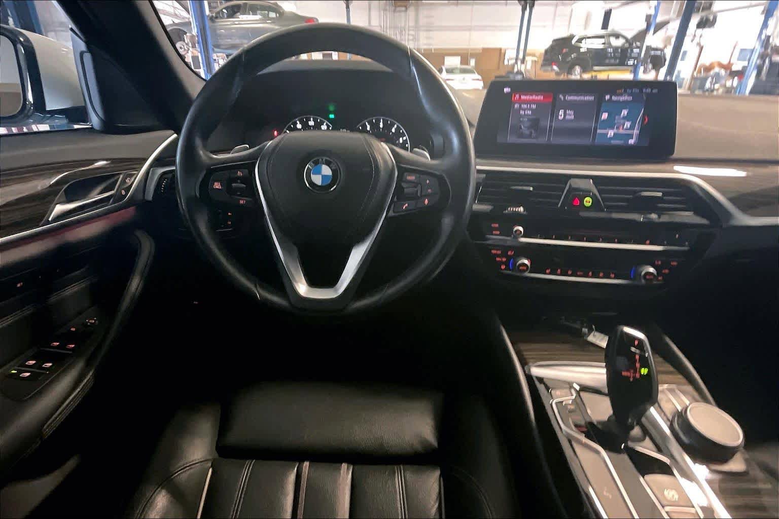 Used 2019 BMW 530i w/ Convenience Package RWD image 5